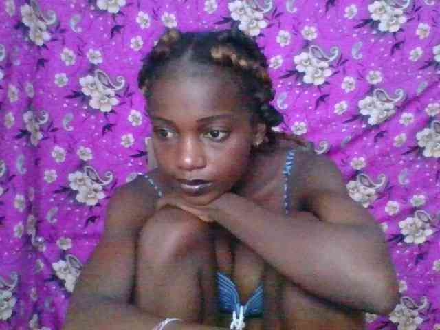 LovelyBlackGirl webcam