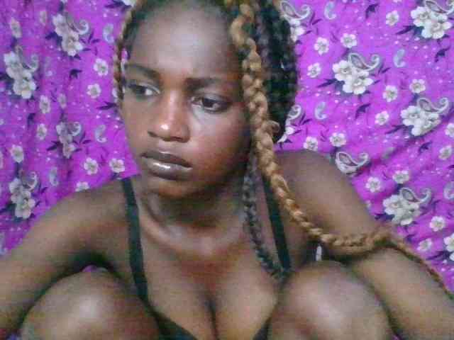 LovelyBlackGirl webcam