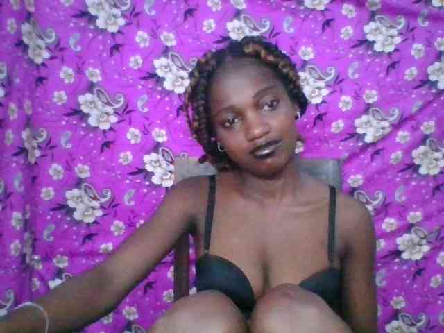 LovelyBlackGirl webcam