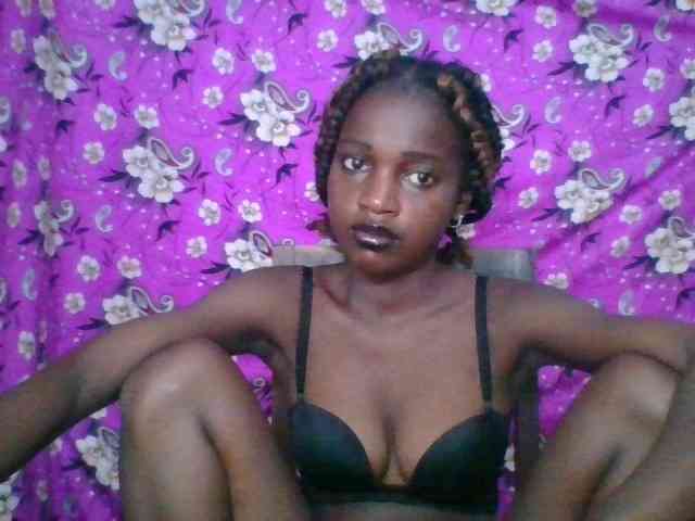 LovelyBlackGirl webcam