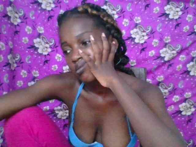 LovelyBlackGirl webcam