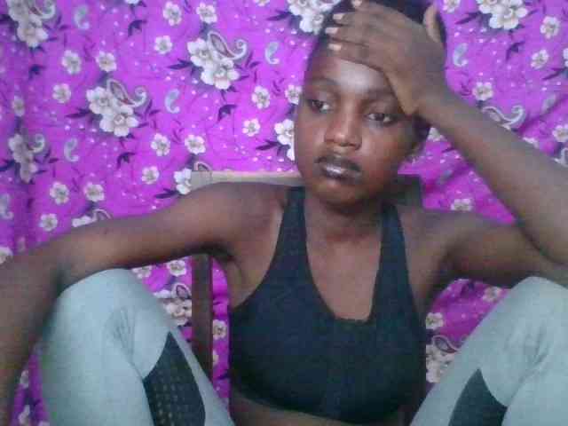 LovelyBlackGirl webcam