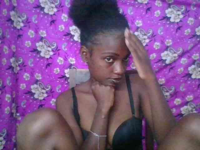 LovelyBlackGirl webcam