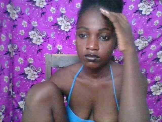 LovelyBlackGirl webcam