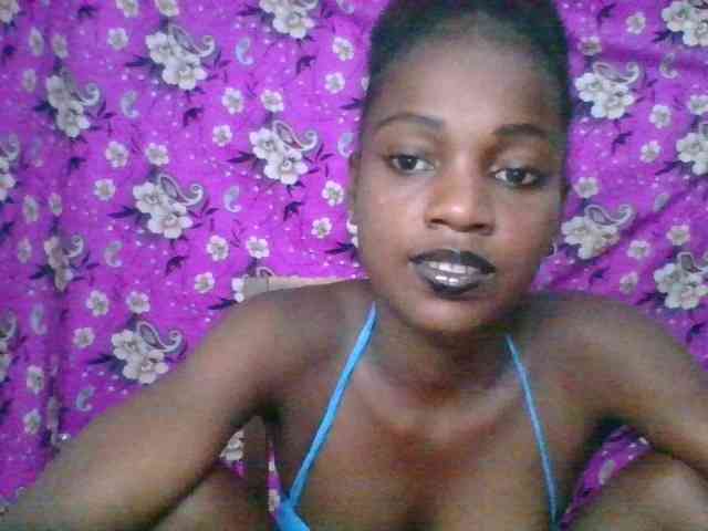 LovelyBlackGirl webcam