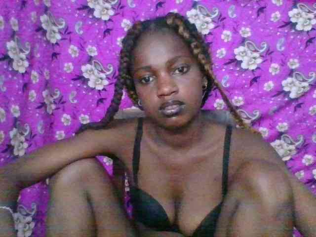 LovelyBlackGirl webcam