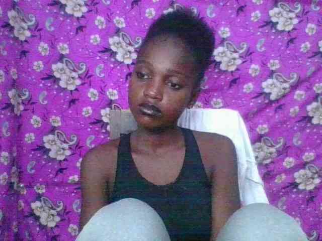 LovelyBlackGirl webcam