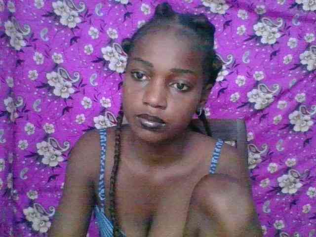LovelyBlackGirl webcam