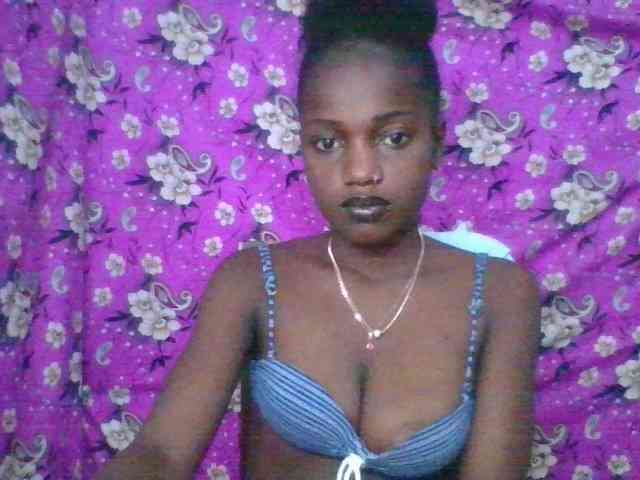 LovelyBlackGirl webcam
