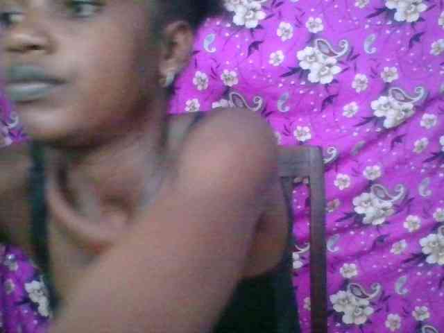 LovelyBlackGirl webcam