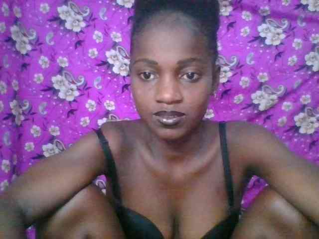 LovelyBlackGirl webcam