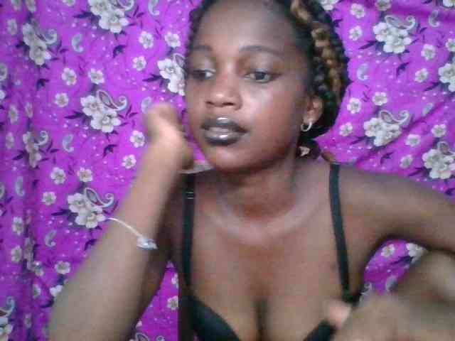 LovelyBlackGirl webcam