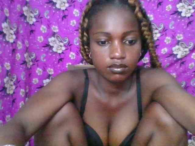 LovelyBlackGirl webcam