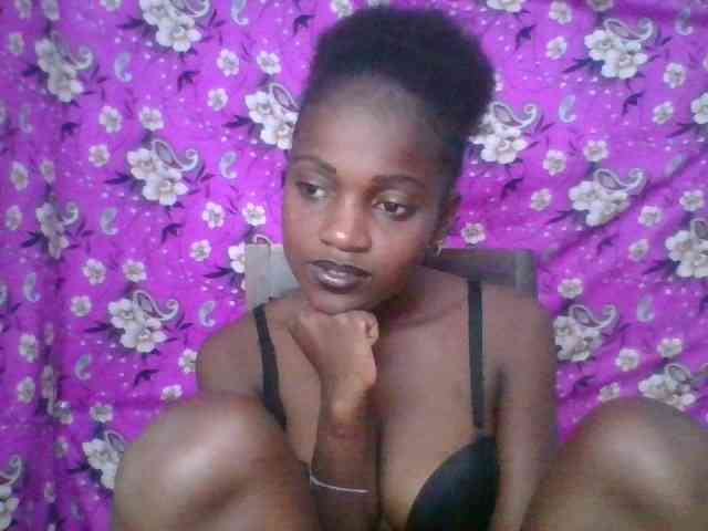 LovelyBlackGirl webcam