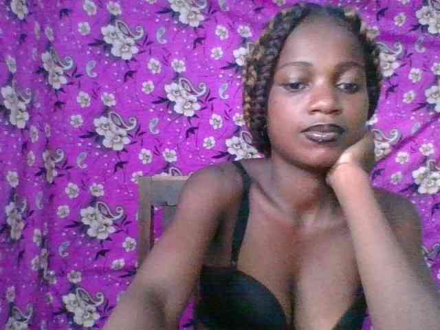 LovelyBlackGirl webcam