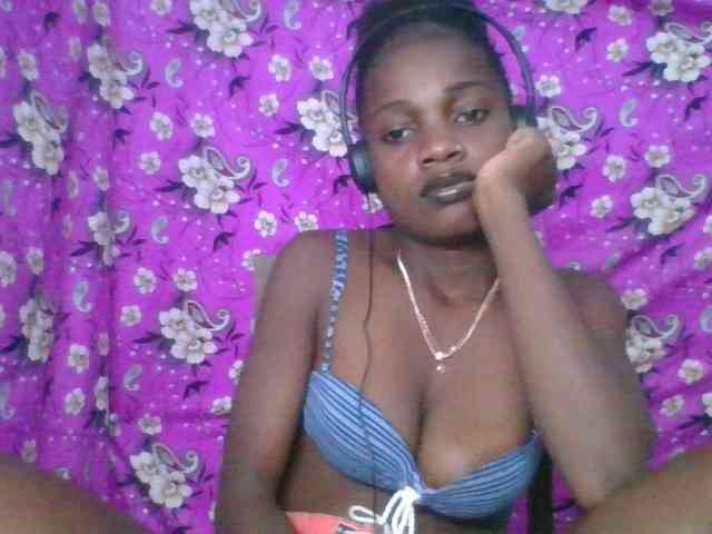 LovelyBlackGirl webcam