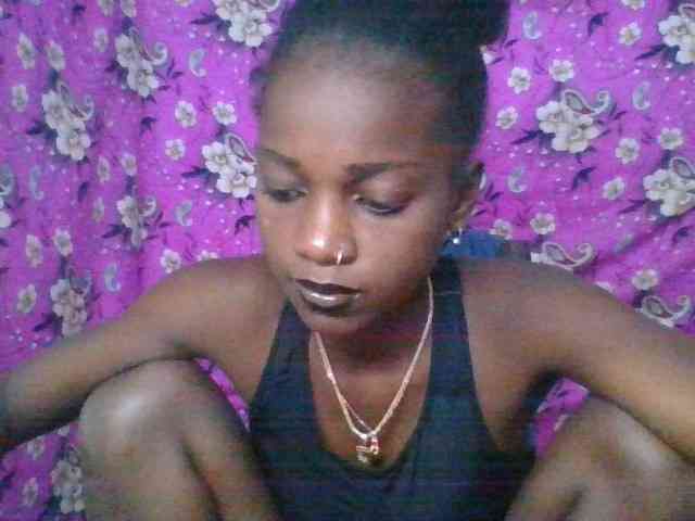Modèle: LovelyBlackGirl