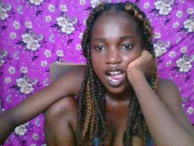 LovelyBlackGirl webcam