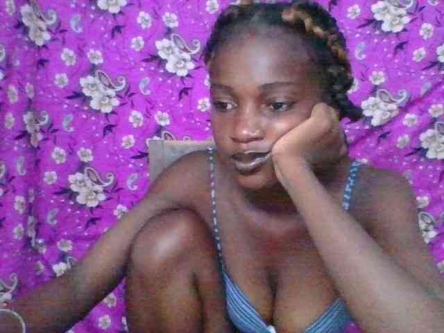 LovelyBlackGirl webcam