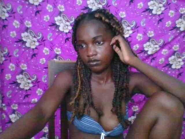 LovelyBlackGirl webcam