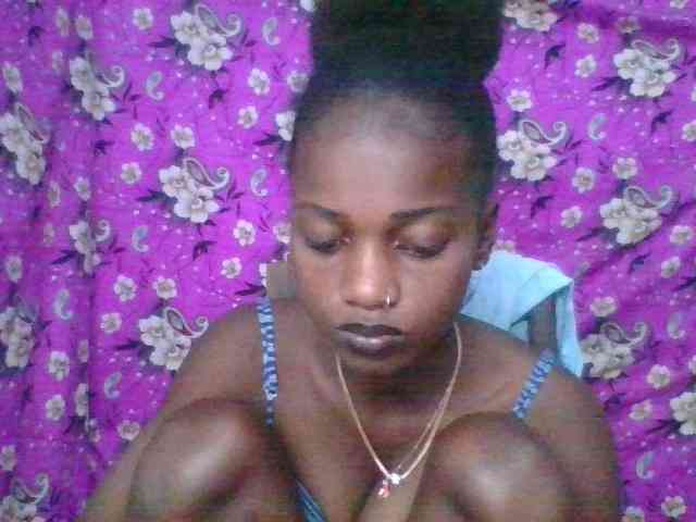 LovelyBlackGirl webcam