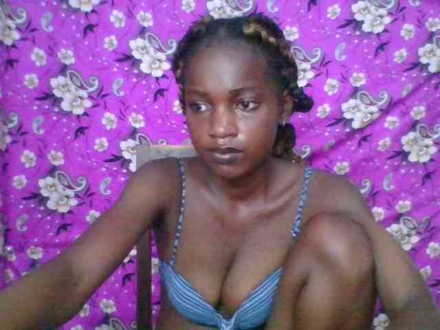 LovelyBlackGirl webcam