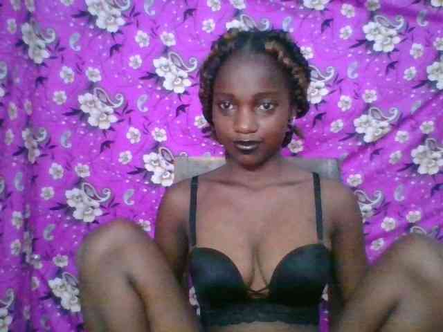 LovelyBlackGirl webcam