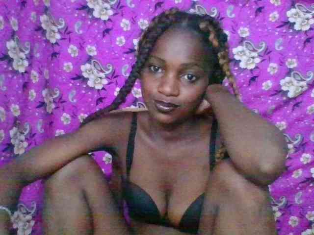 LovelyBlackGirl webcam