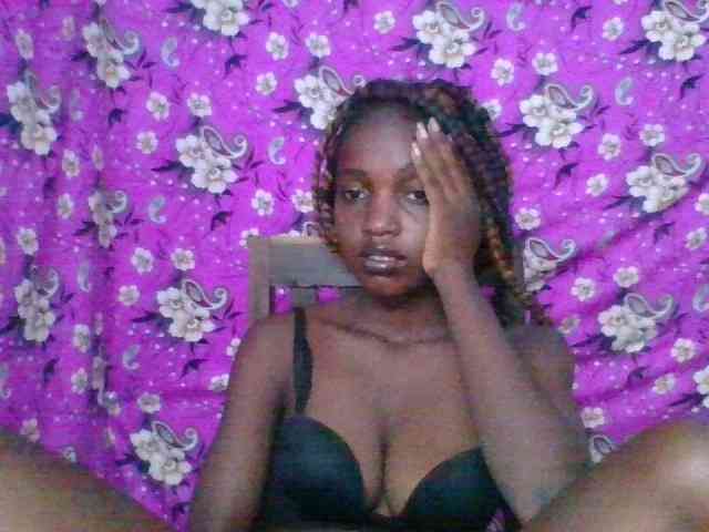 LovelyBlackGirl webcam