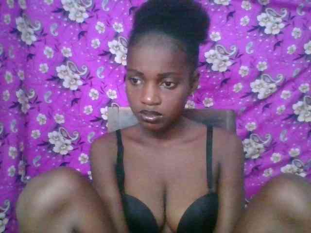 LovelyBlackGirl webcam