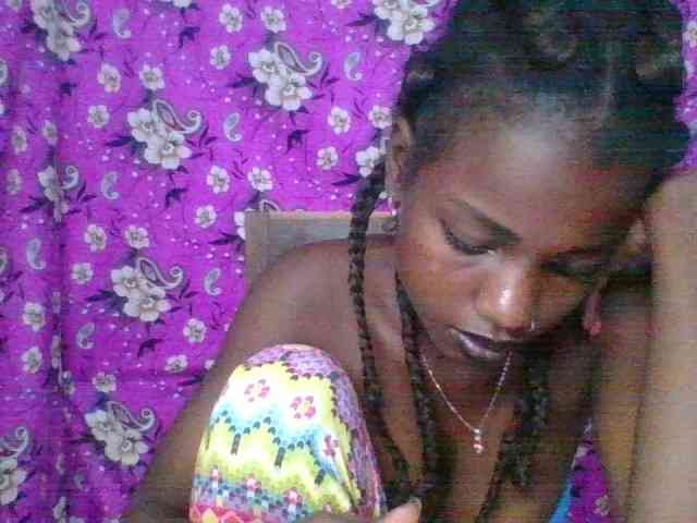LovelyBlackGirl webcam