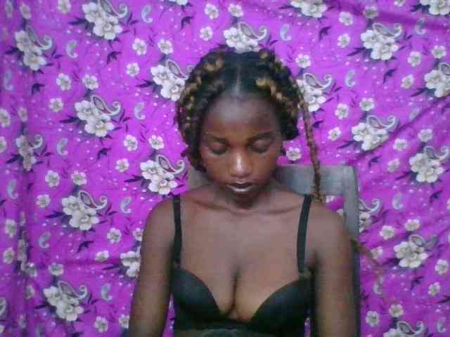 LovelyBlackGirl webcam