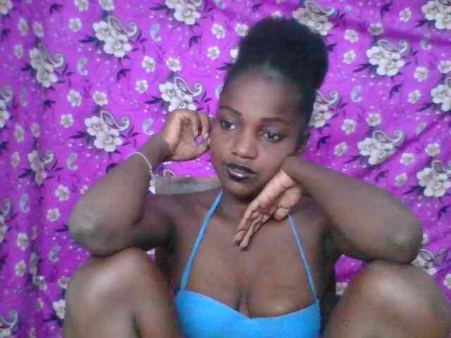 LovelyBlackGirl webcam
