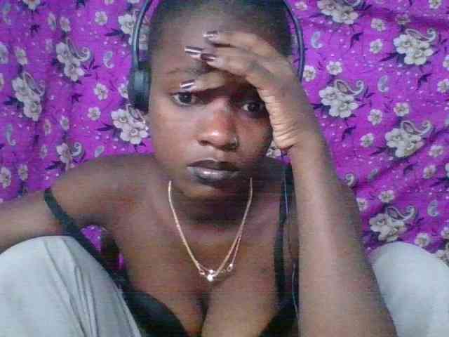 LovelyBlackGirl webcam