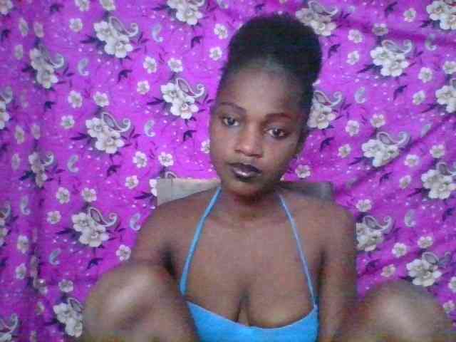 LovelyBlackGirl webcam