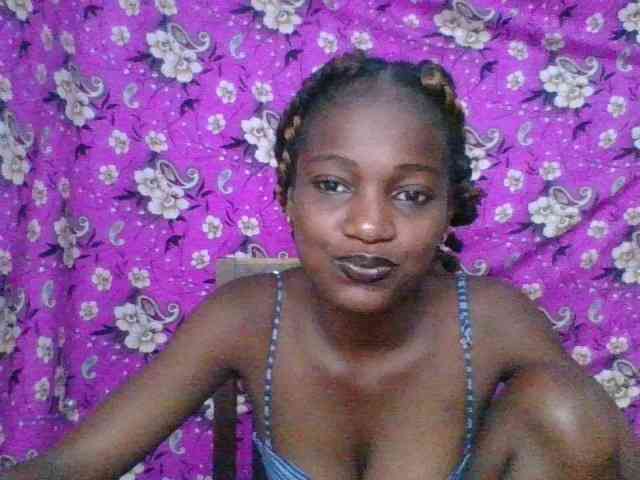 LovelyBlackGirl webcam