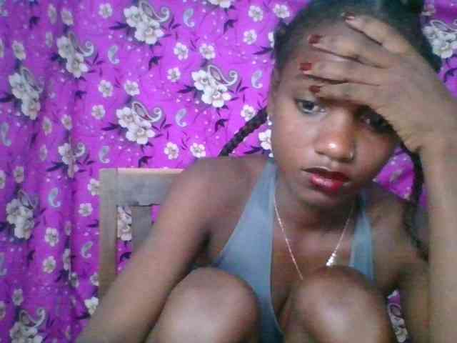 LovelyBlackGirl webcam