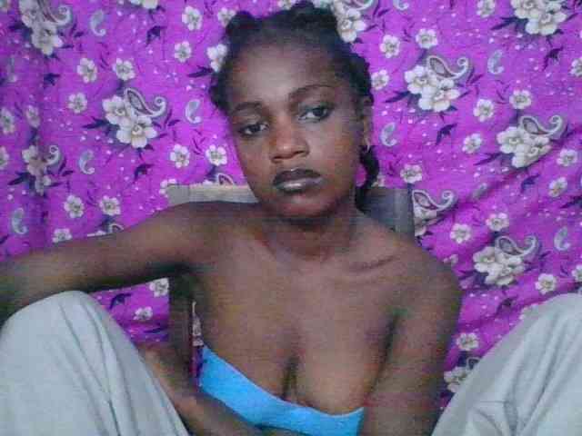 LovelyBlackGirl webcam