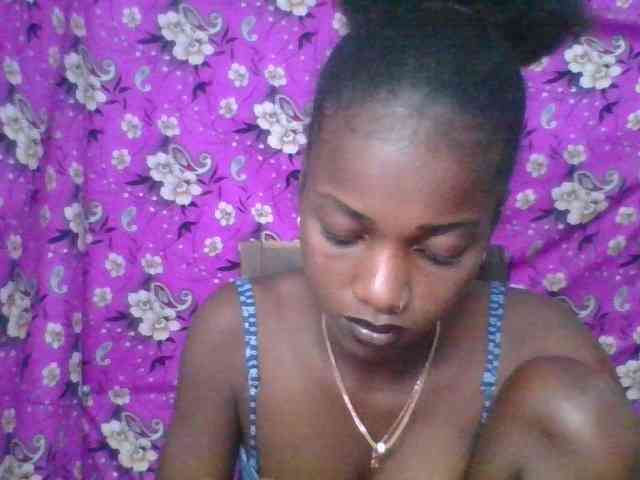 LovelyBlackGirl webcam