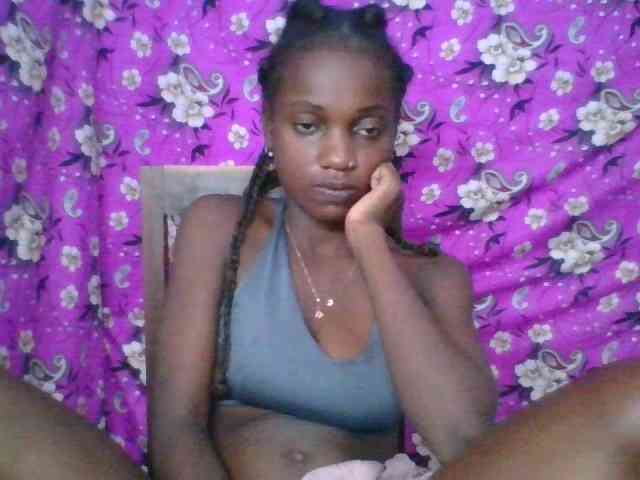 LovelyBlackGirl webcam