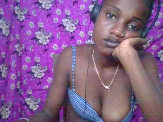 LovelyBlackGirl webcam