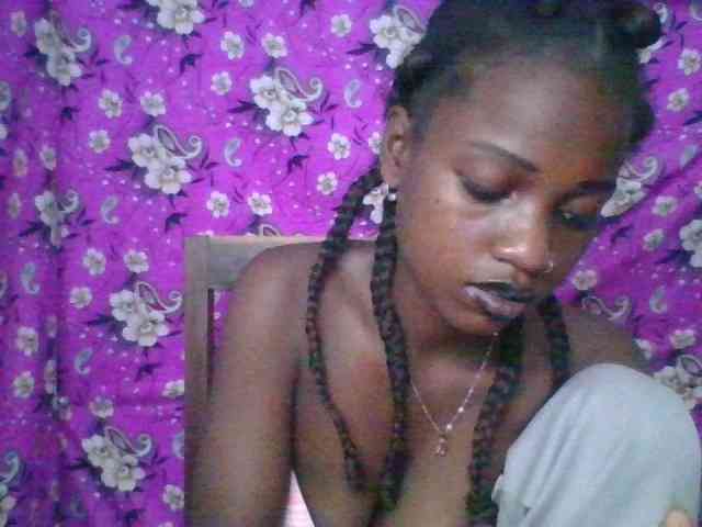 Modèle: LovelyBlackGirl