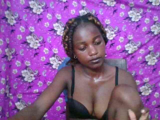 LovelyBlackGirl webcam