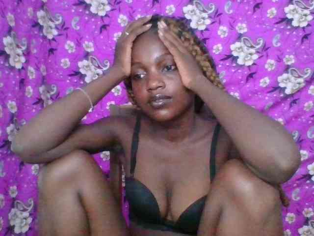 LovelyBlackGirl webcam