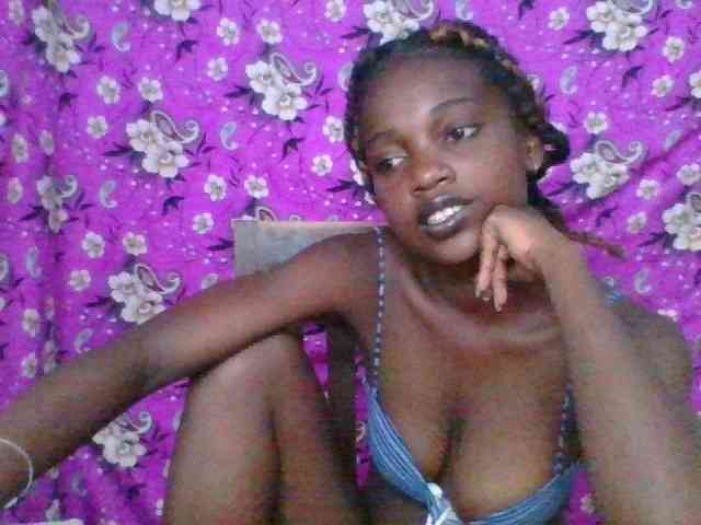 LovelyBlackGirl webcam