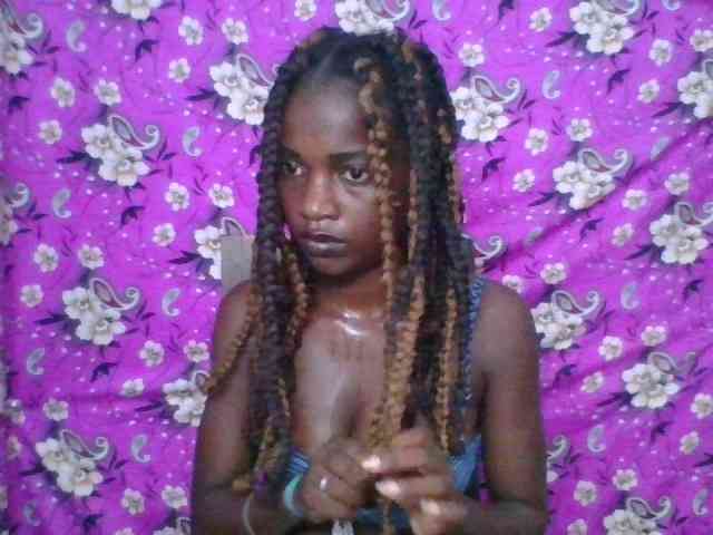 LovelyBlackGirl webcam