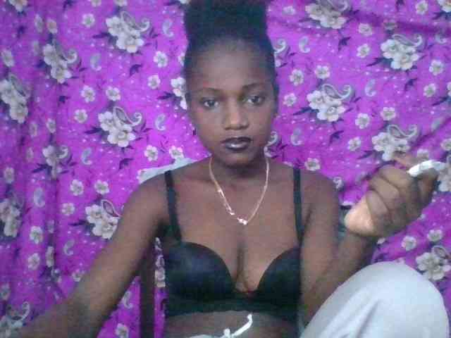 LovelyBlackGirl webcam
