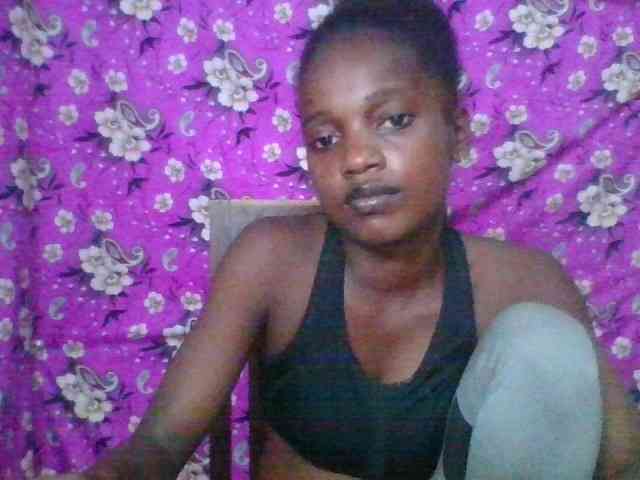 LovelyBlackGirl webcam