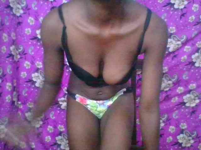 LovelyBlackGirl webcam