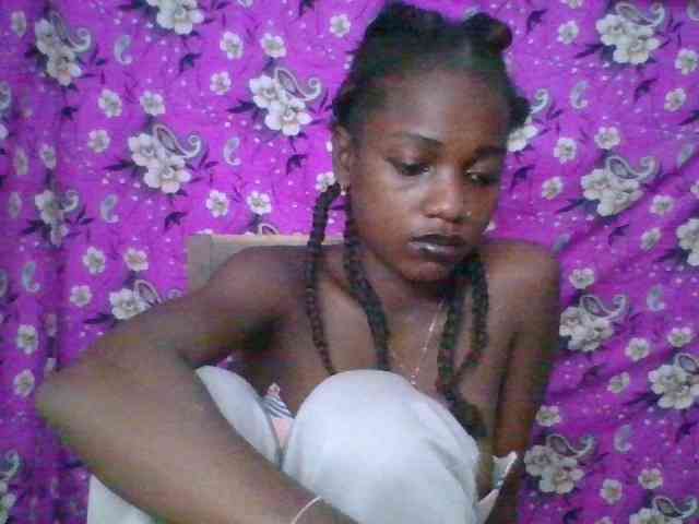 LovelyBlackGirl webcam